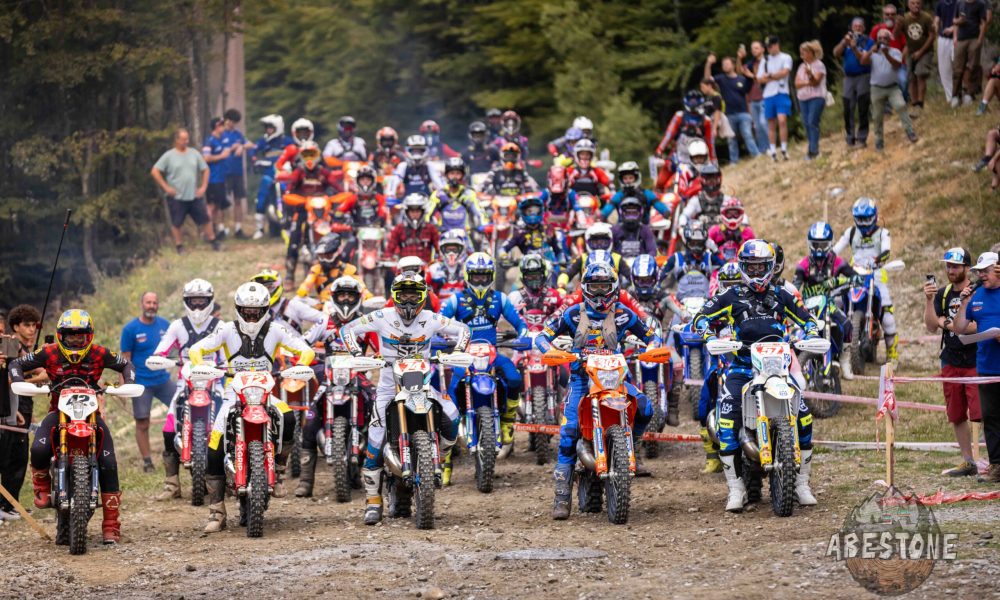 Abestone 2026 - Hard Enduro FIM

Abetone Cutigliano (PT)
Val Di Luce - Italy
06/09/2026

Ph: Federico Capretti - Capretti Studio
abestone.it